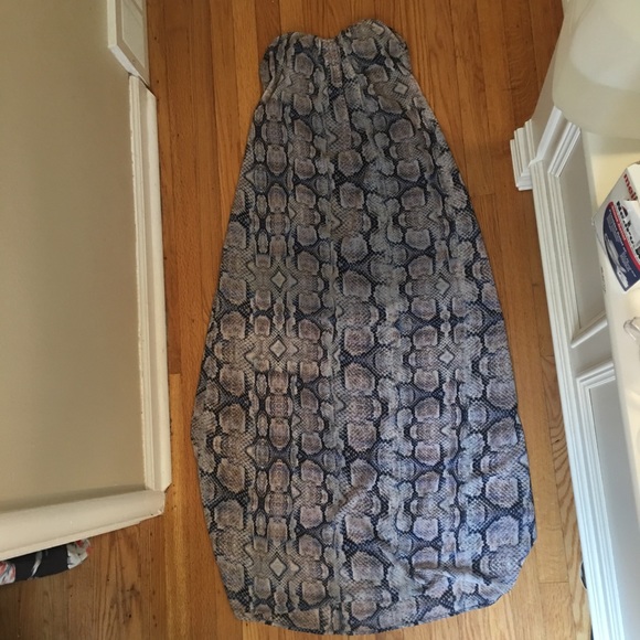 Dress - Picture 3 of 3